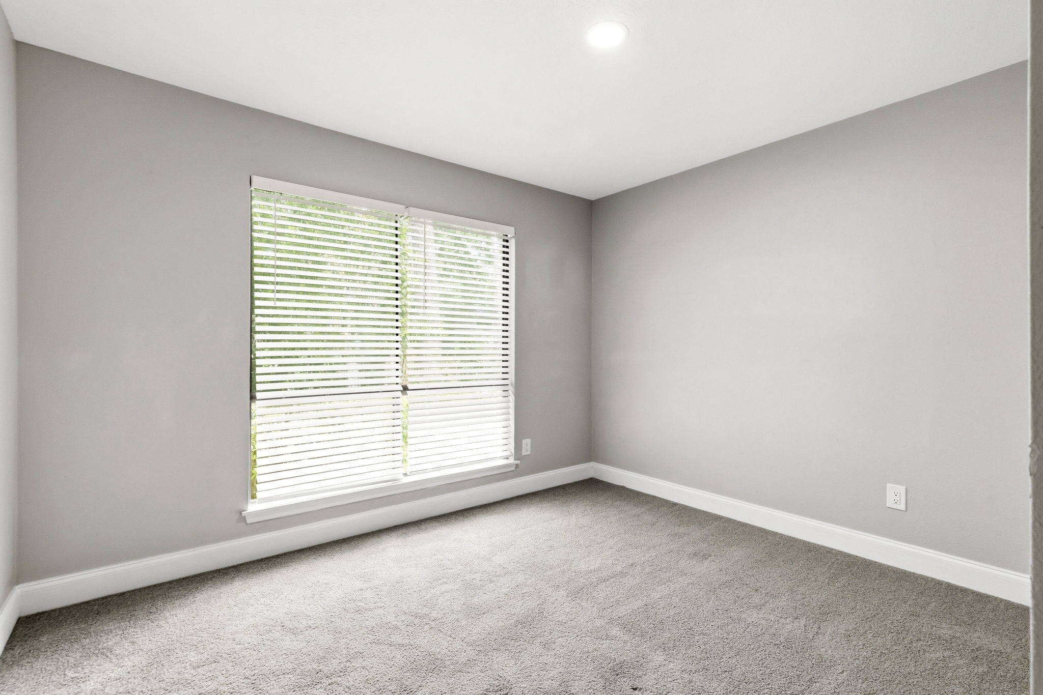 2119 Woodstream Drive Property Photo 32