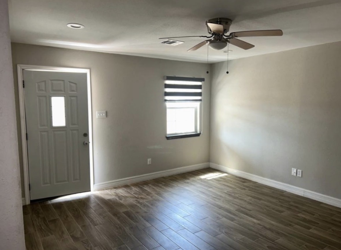 15101 South Drive Property Photo 3