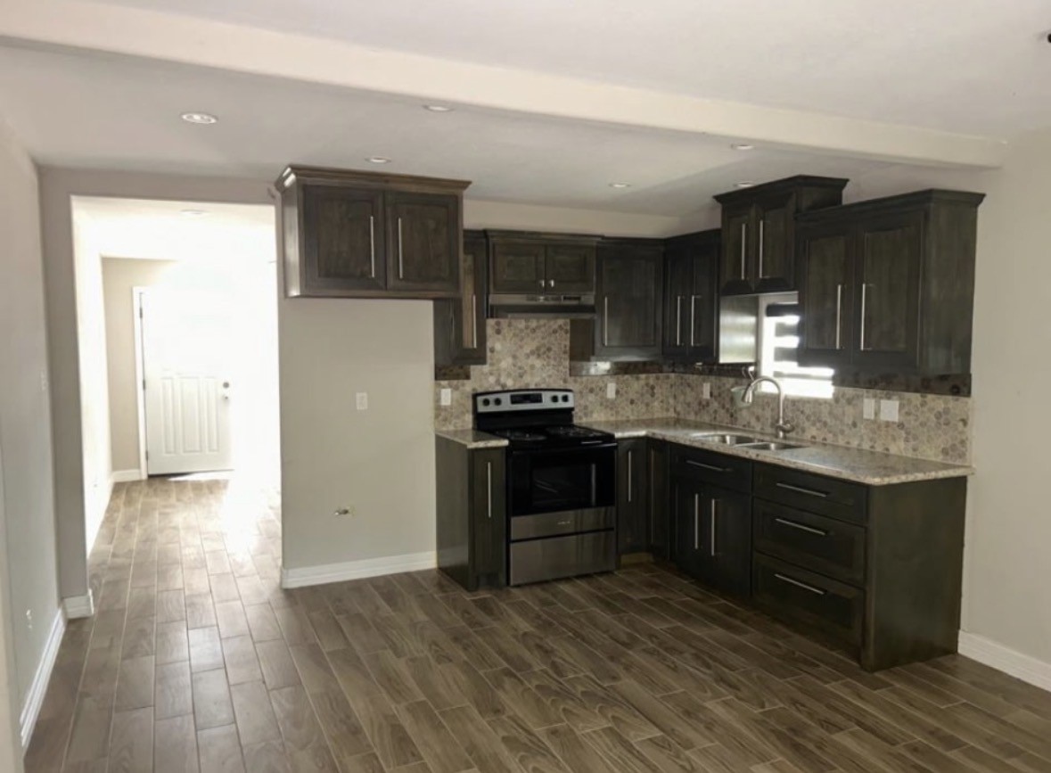 15101 South Drive Property Photo 4