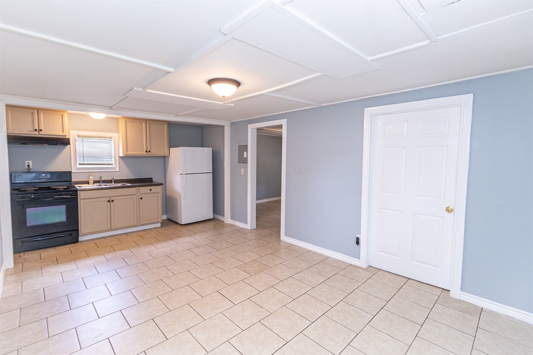 25128 Faraway Lane Property Photo 5