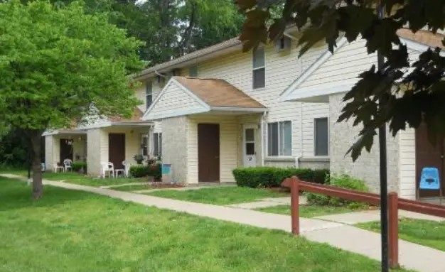 1008 Hayden Pl Property Photo 3