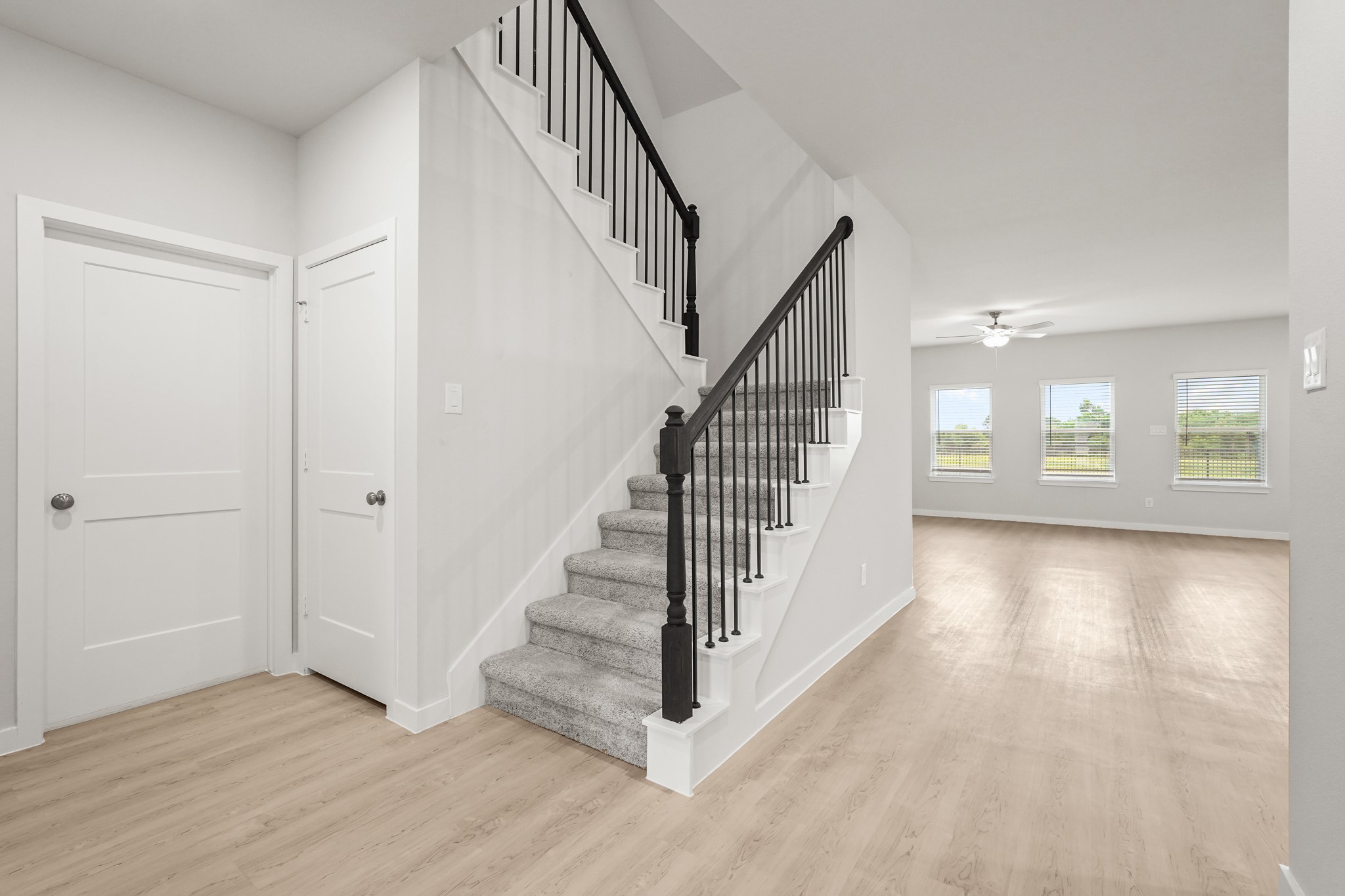 17234 White Peace Drive Property Photo 6