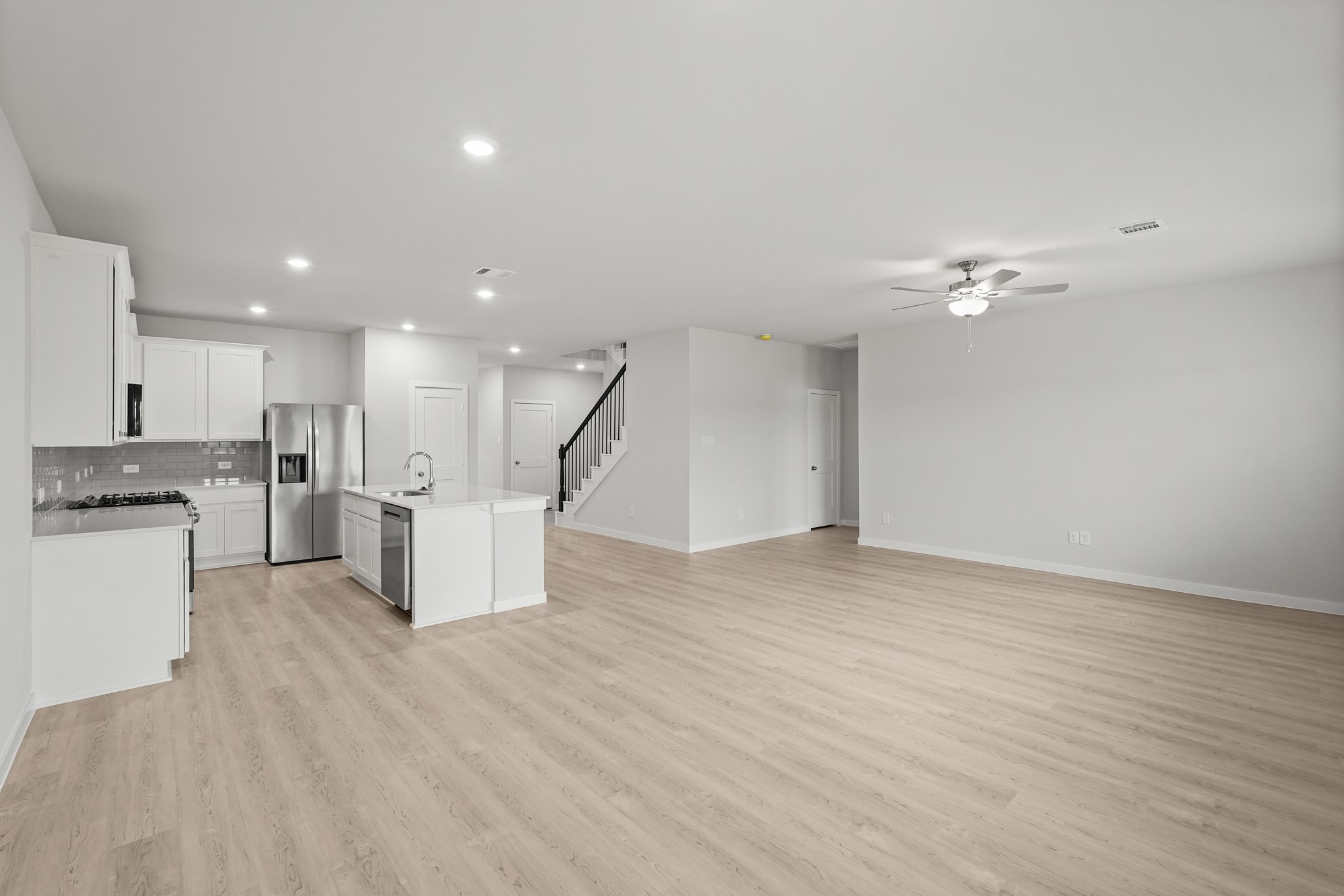 17234 White Peace Drive Property Photo 9