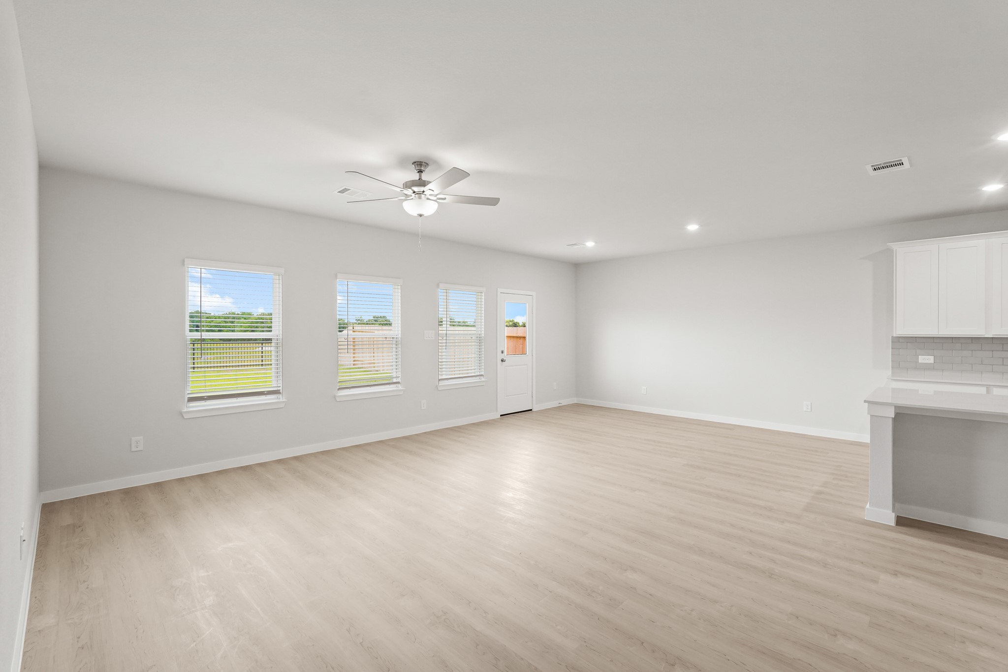 17234 White Peace Drive Property Photo 10