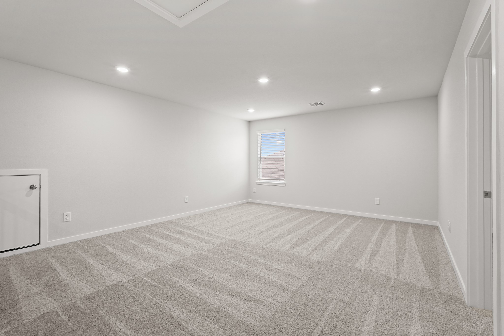 17234 White Peace Drive Property Photo 15