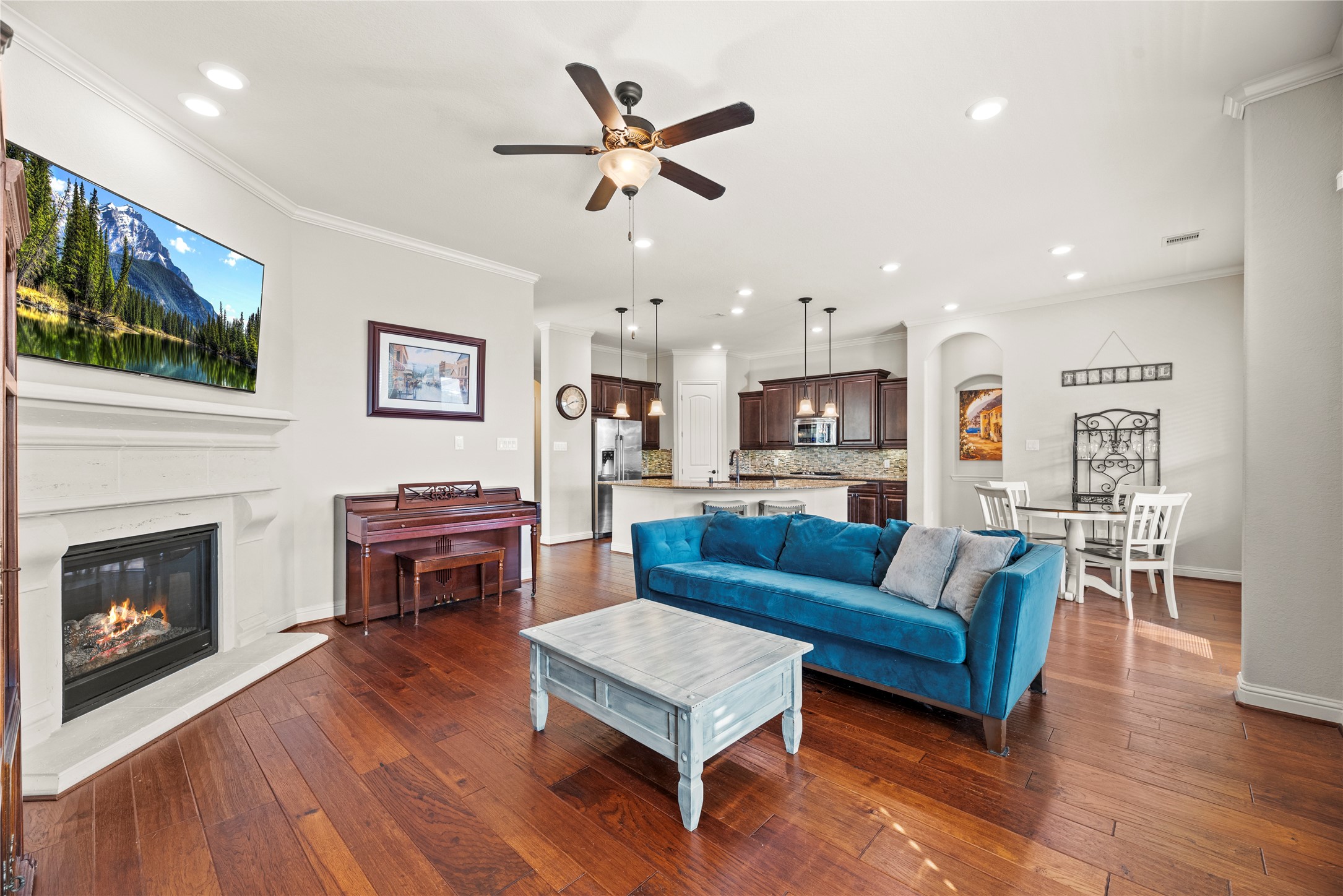 6407 Sunstone Falls Lane Property Photo 4