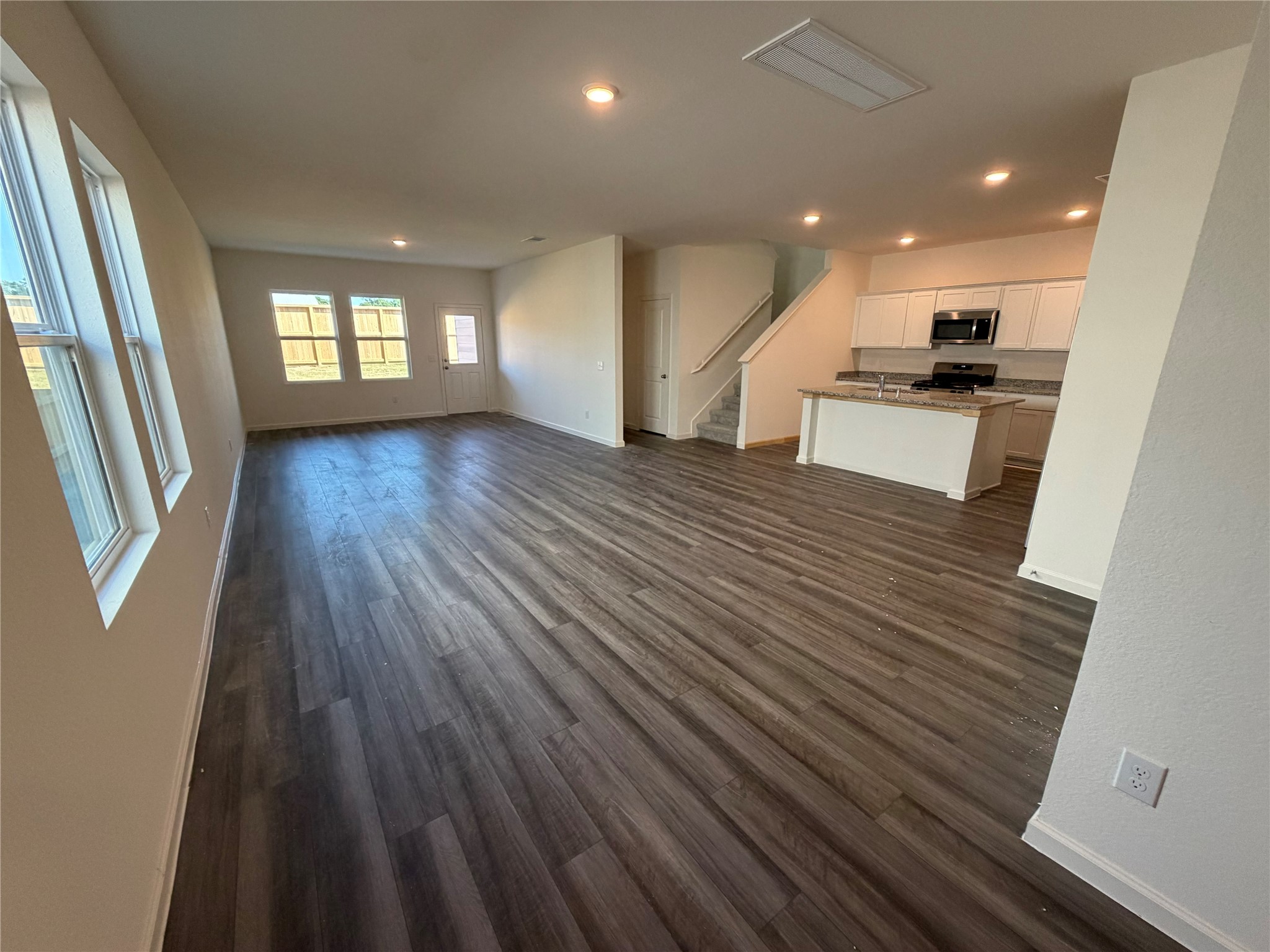5918 Mercer Street Property Photo 2