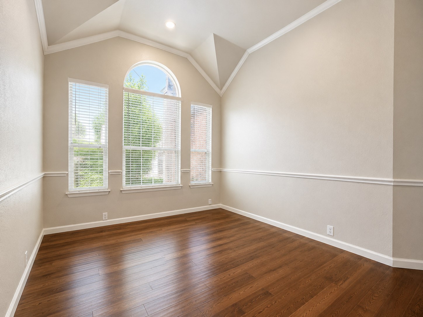 10610 Wind Walker Property Photo 8