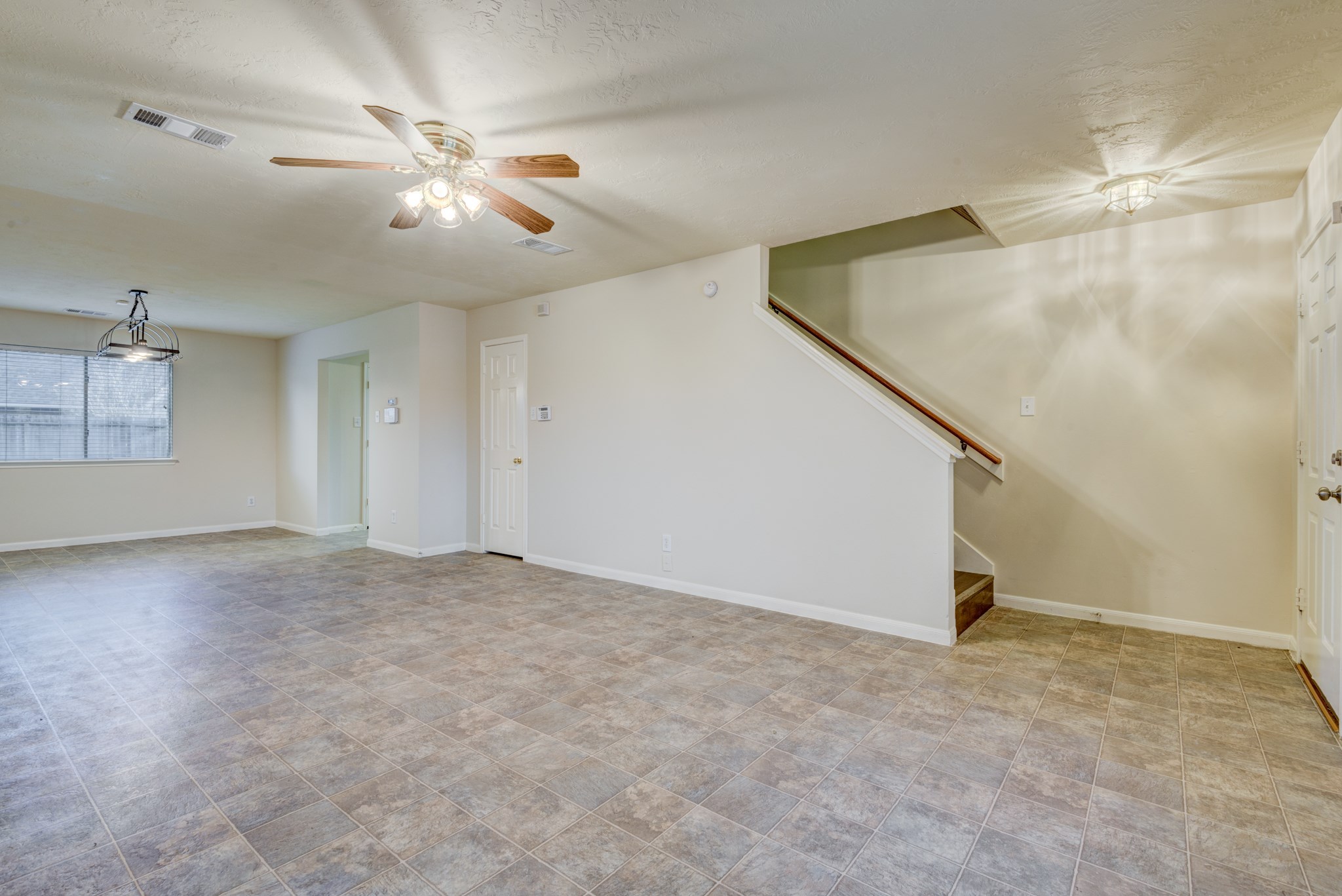 21615 Long Castle Drive Property Photo 4