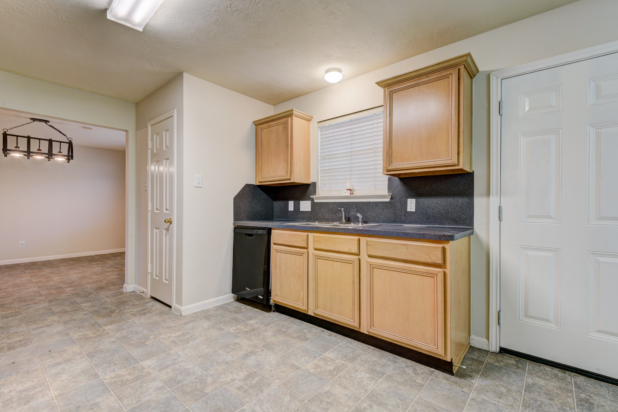 21615 Long Castle Drive Property Photo 7
