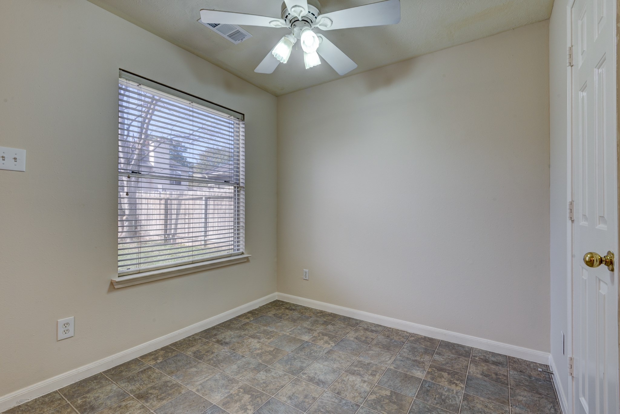 21615 Long Castle Drive Property Photo 8