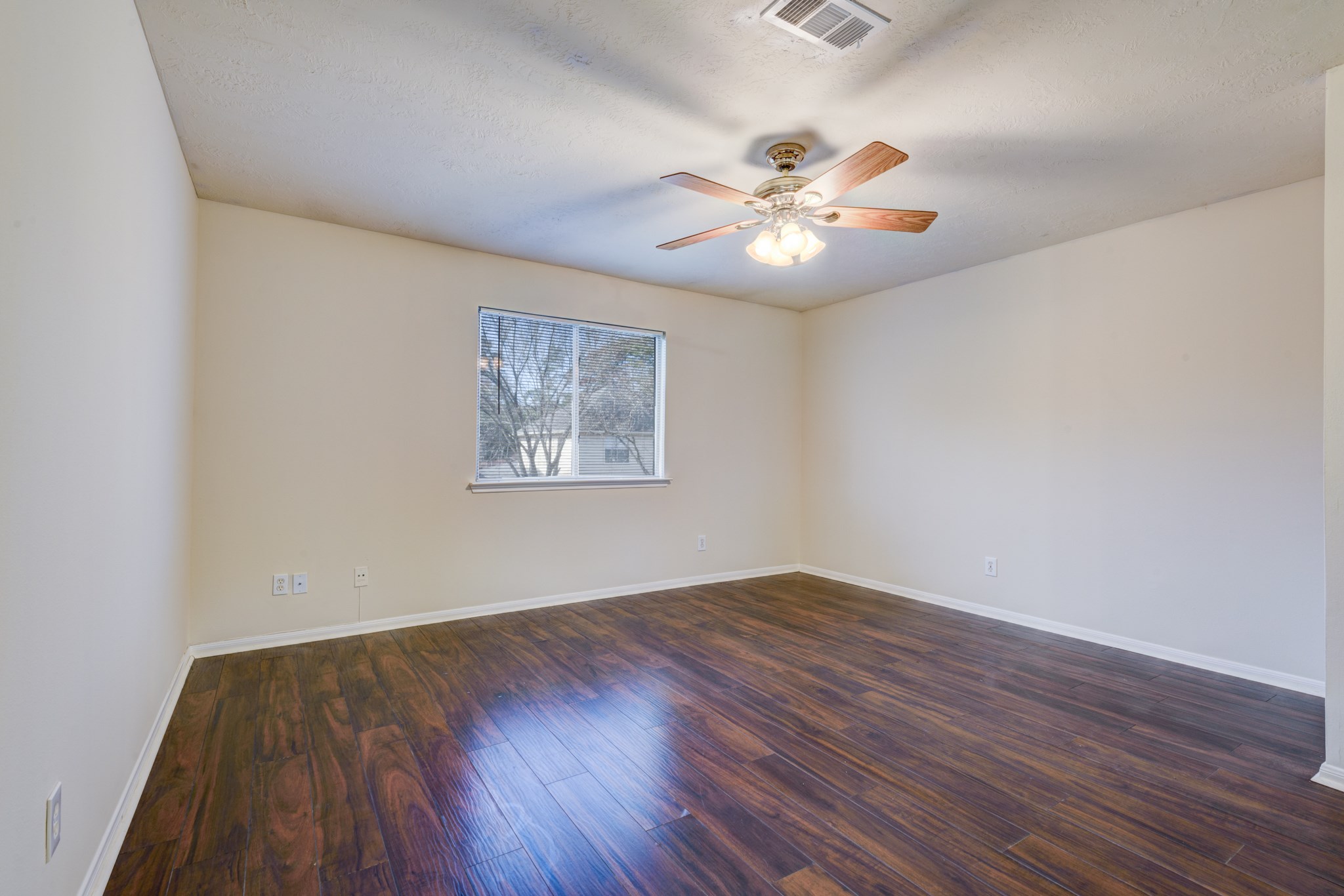 21615 Long Castle Drive Property Photo 12