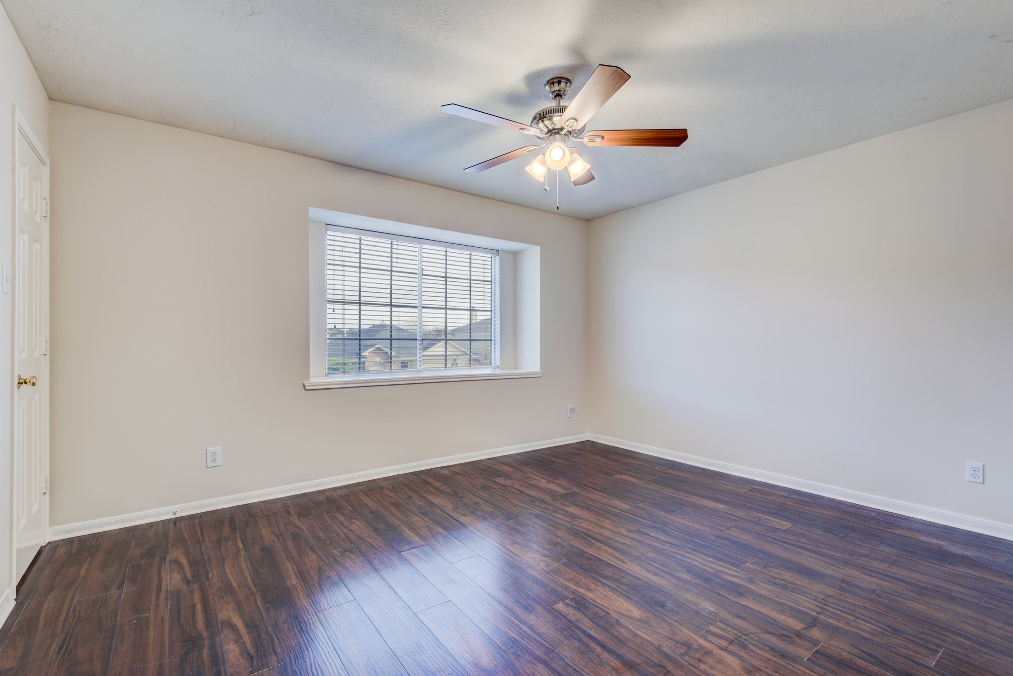 21615 Long Castle Drive Property Photo 15