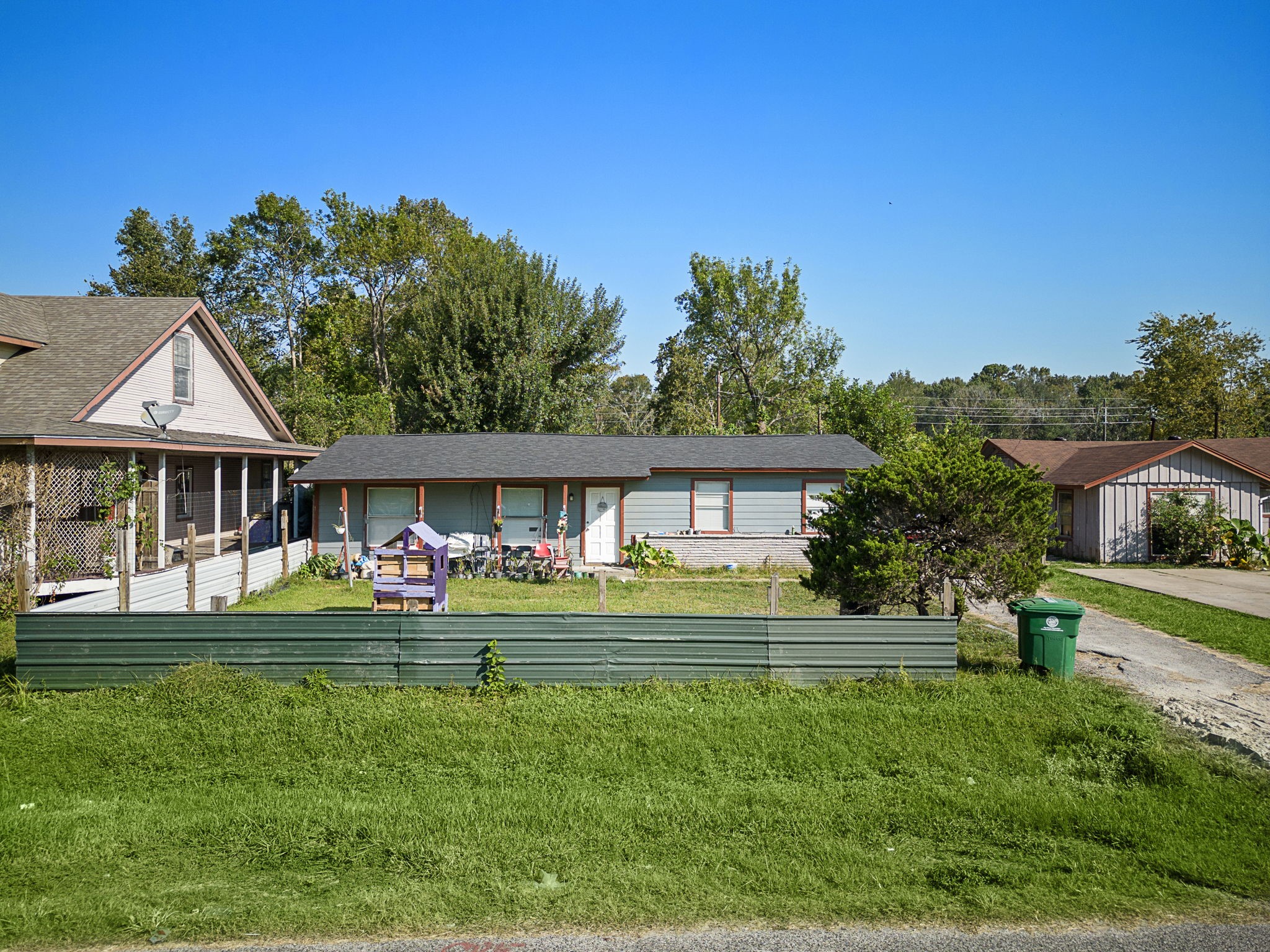 5725 Schutz Property Photo 4