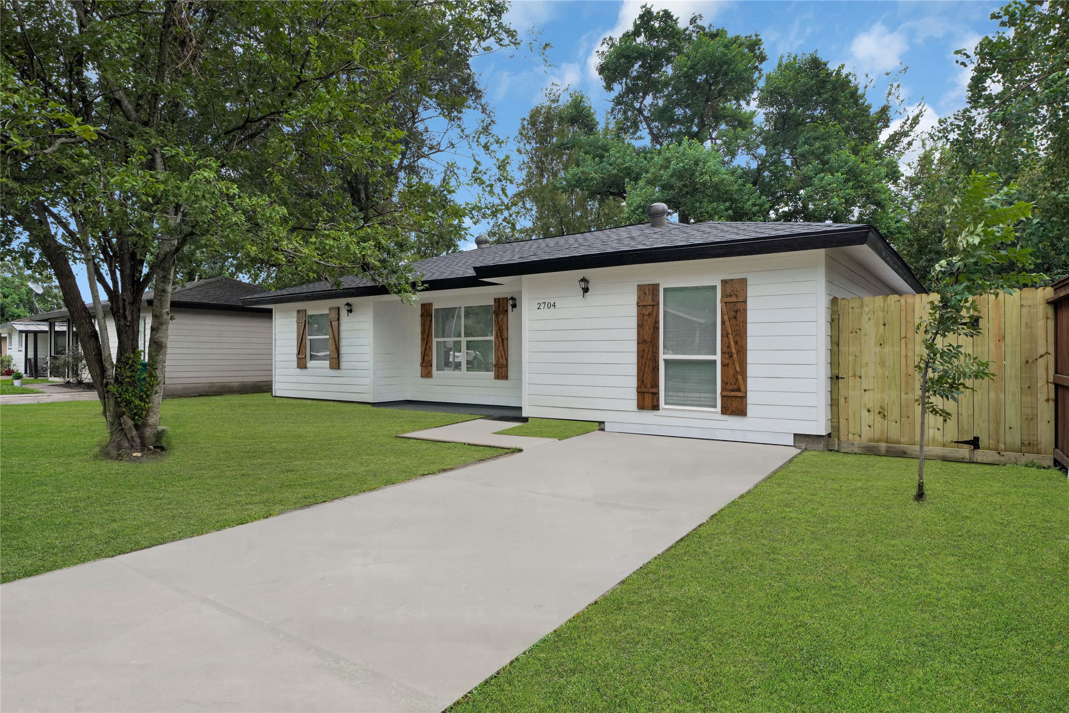2704 Morningside Lane Property Photo 1