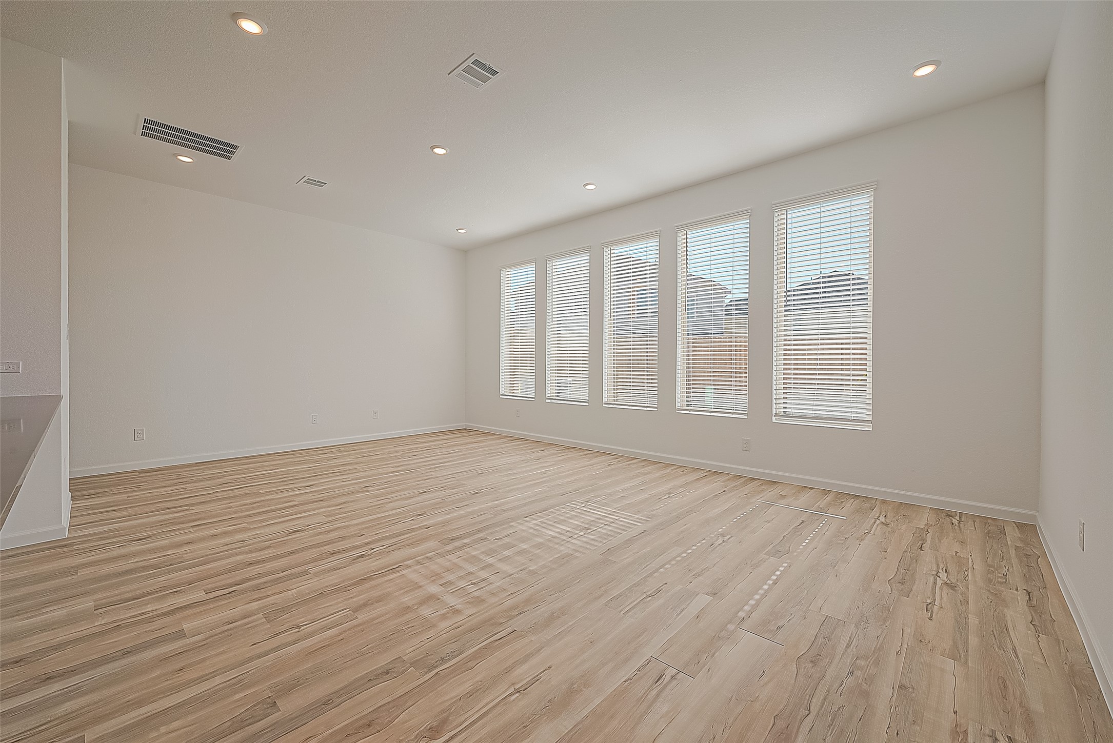 5402 Holly Haven Court Property Photo 6