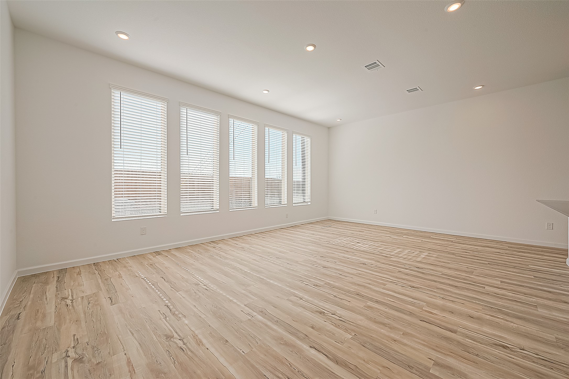 5402 Holly Haven Court Property Photo 7