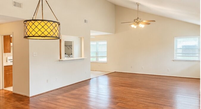 15343 Mondrian Drive Property Photo 3
