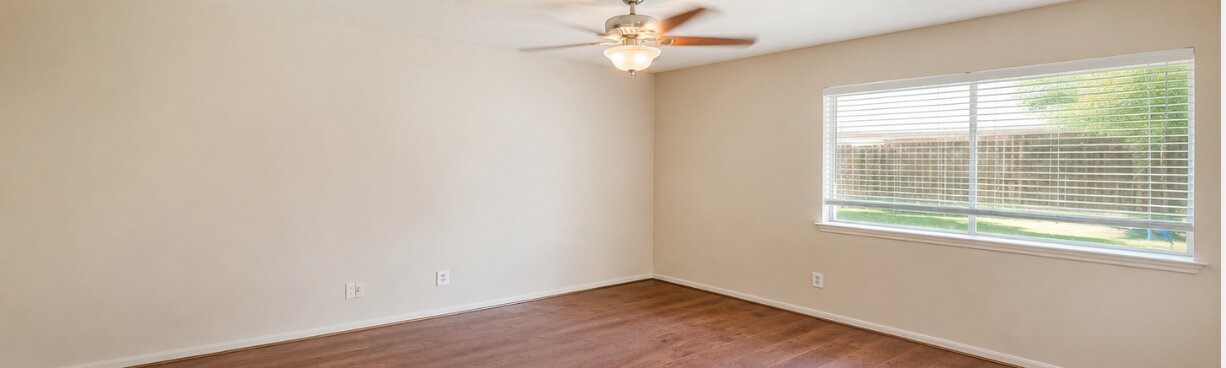 15343 Mondrian Drive Property Photo 4