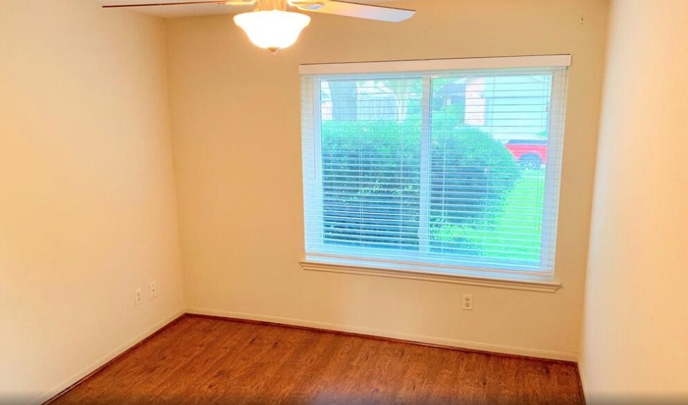 15343 Mondrian Drive Property Photo 8