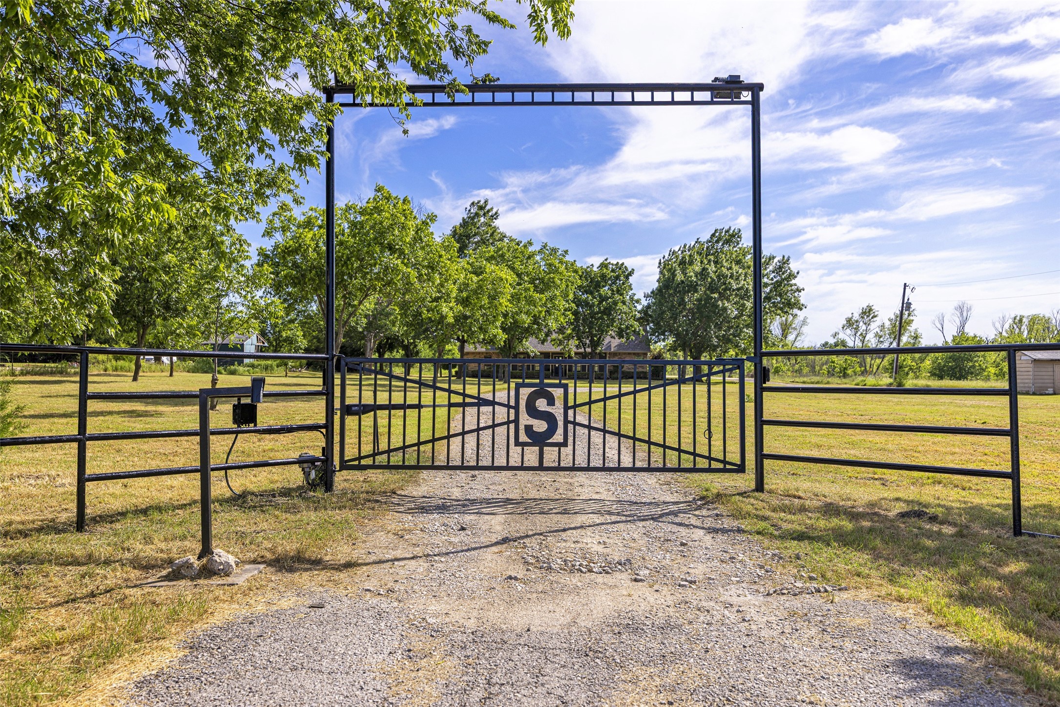 8214 S Fm 548 Property Photo 1