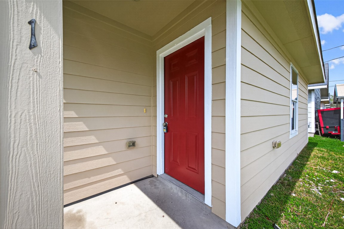 7521 Dyer Street Property Photo 4