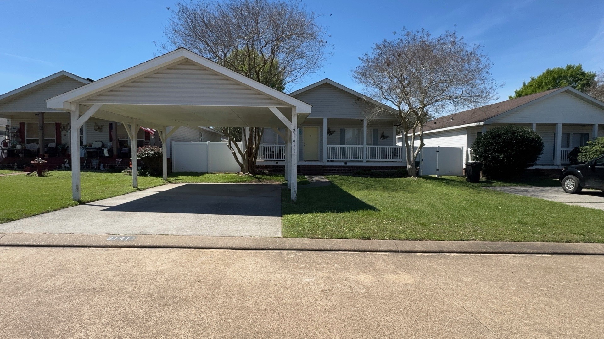 21411 Berry Ridge Lane Property Photo 3