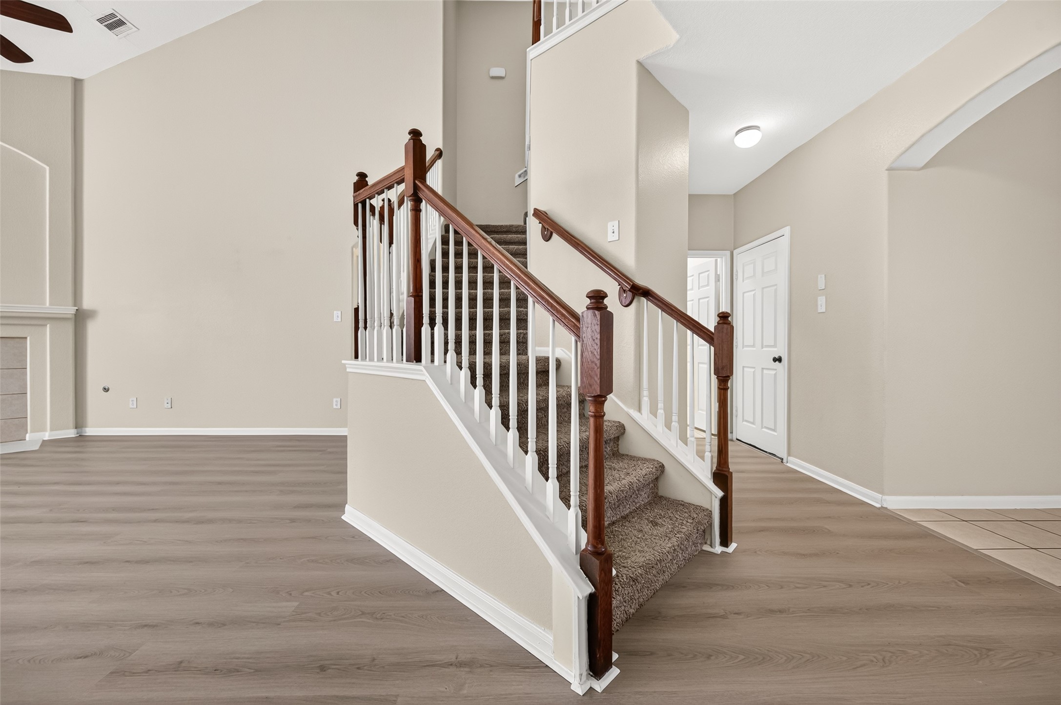 8726 Debbie Terrace Drive Property Photo 10
