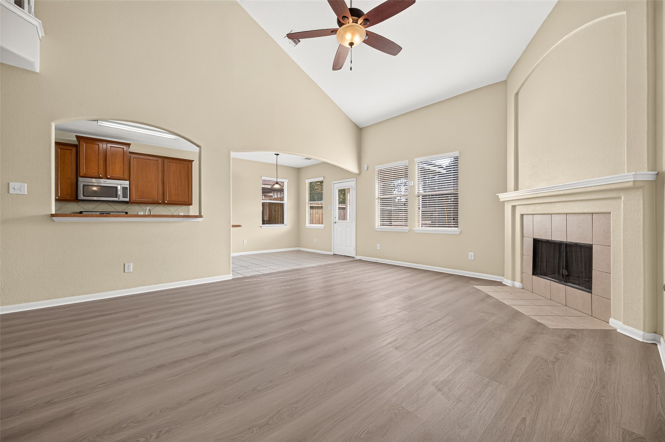 8726 Debbie Terrace Drive Property Photo 14