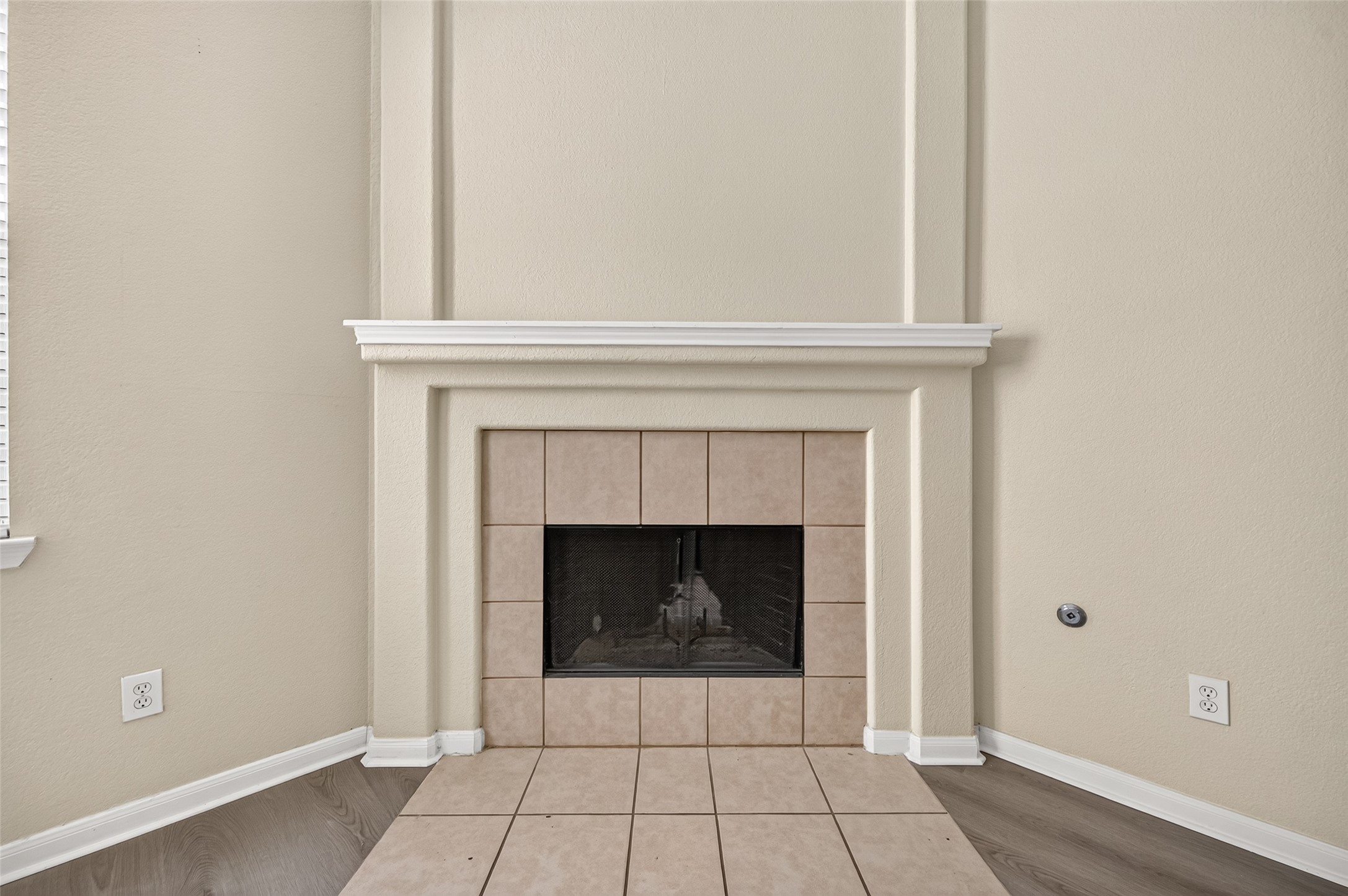 8726 Debbie Terrace Drive Property Photo 15