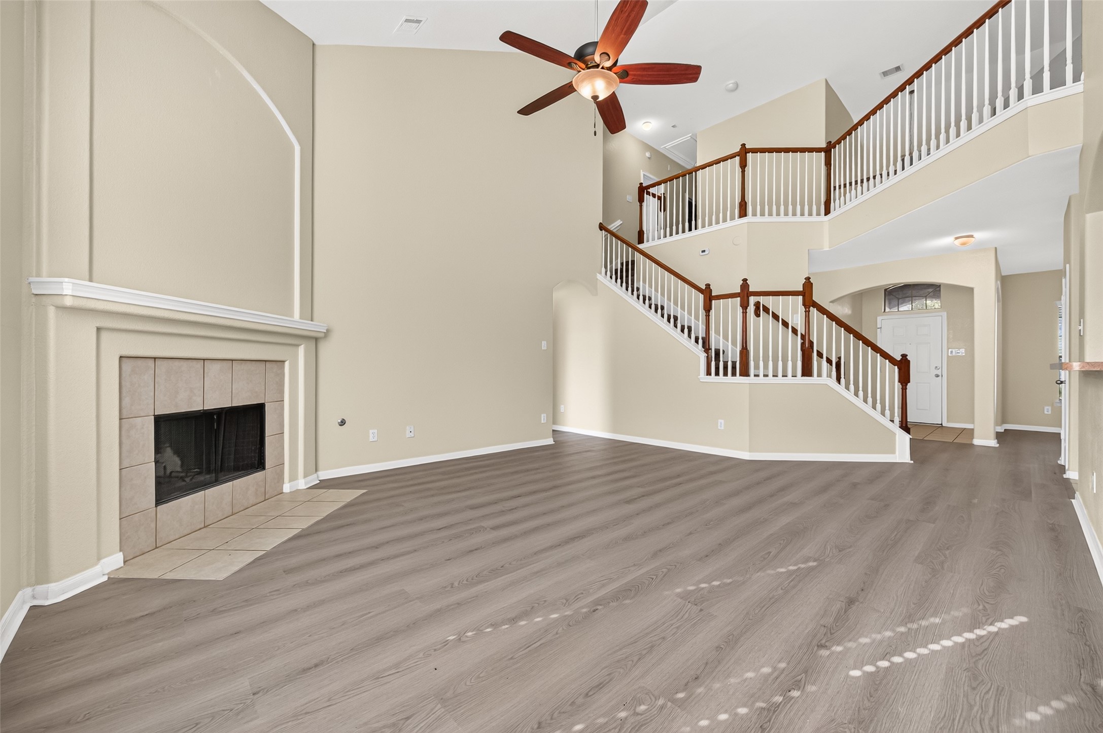 8726 Debbie Terrace Drive Property Photo 17