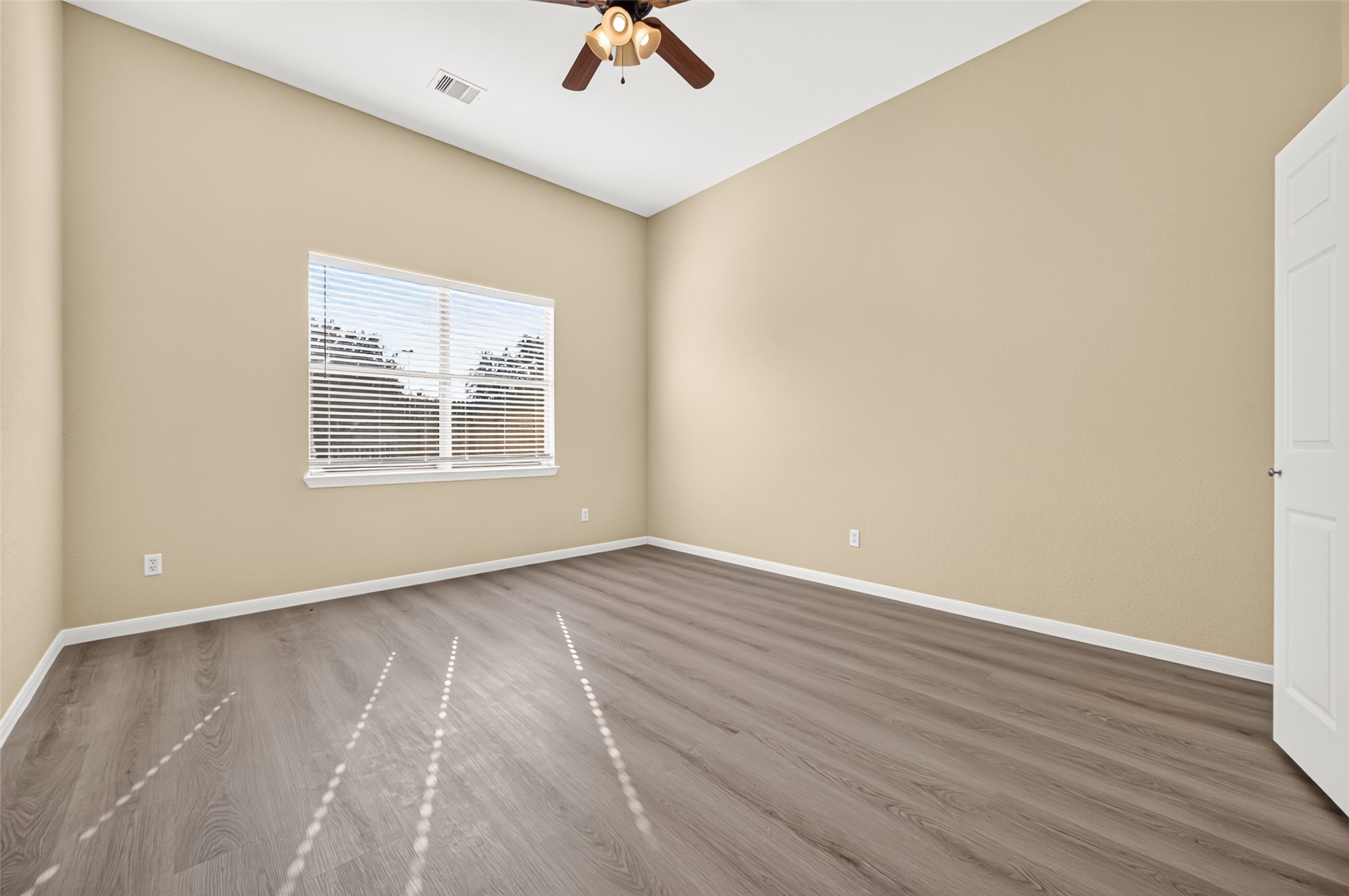 8726 Debbie Terrace Drive Property Photo 28