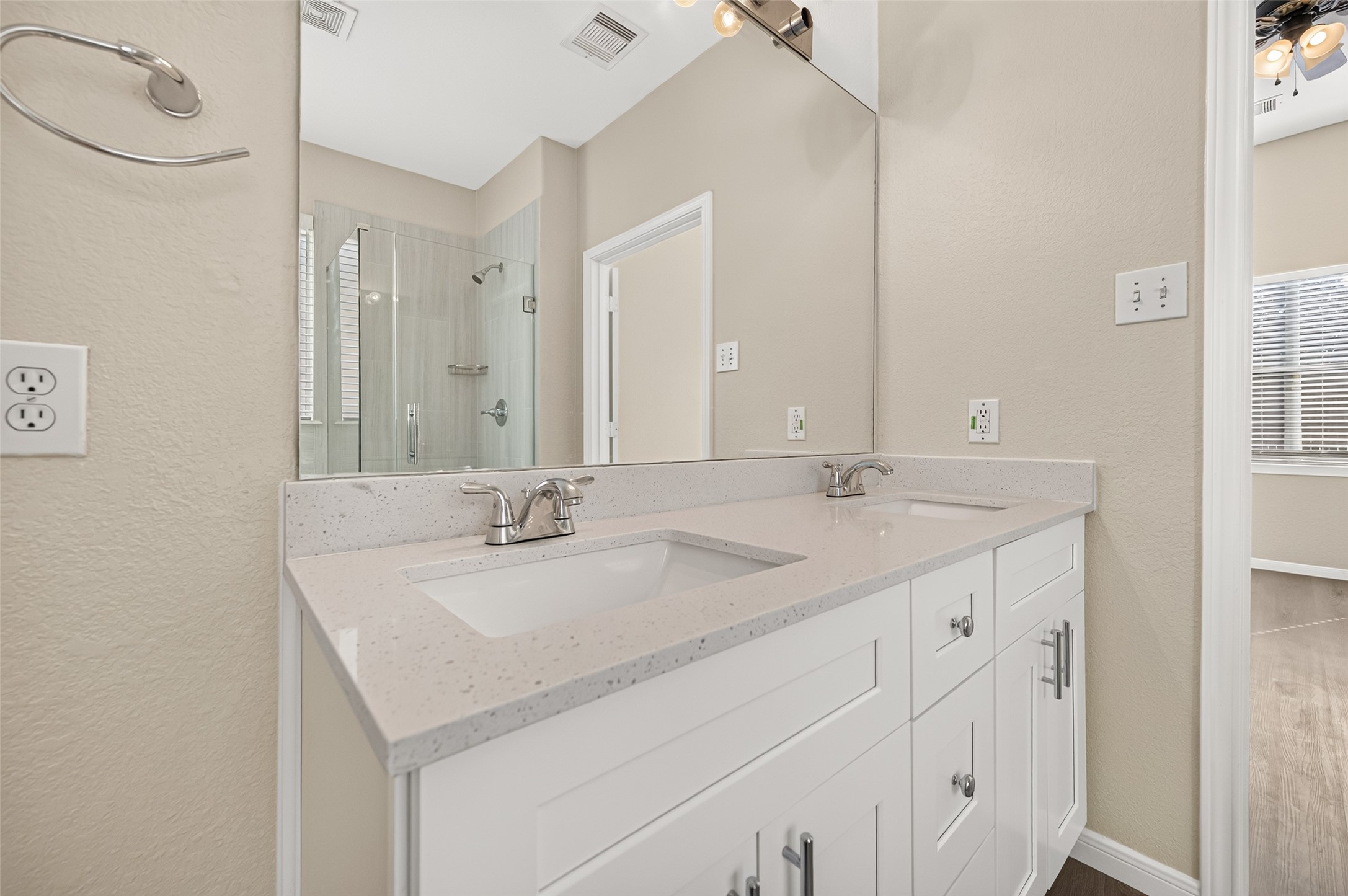 8726 Debbie Terrace Drive Property Photo 34