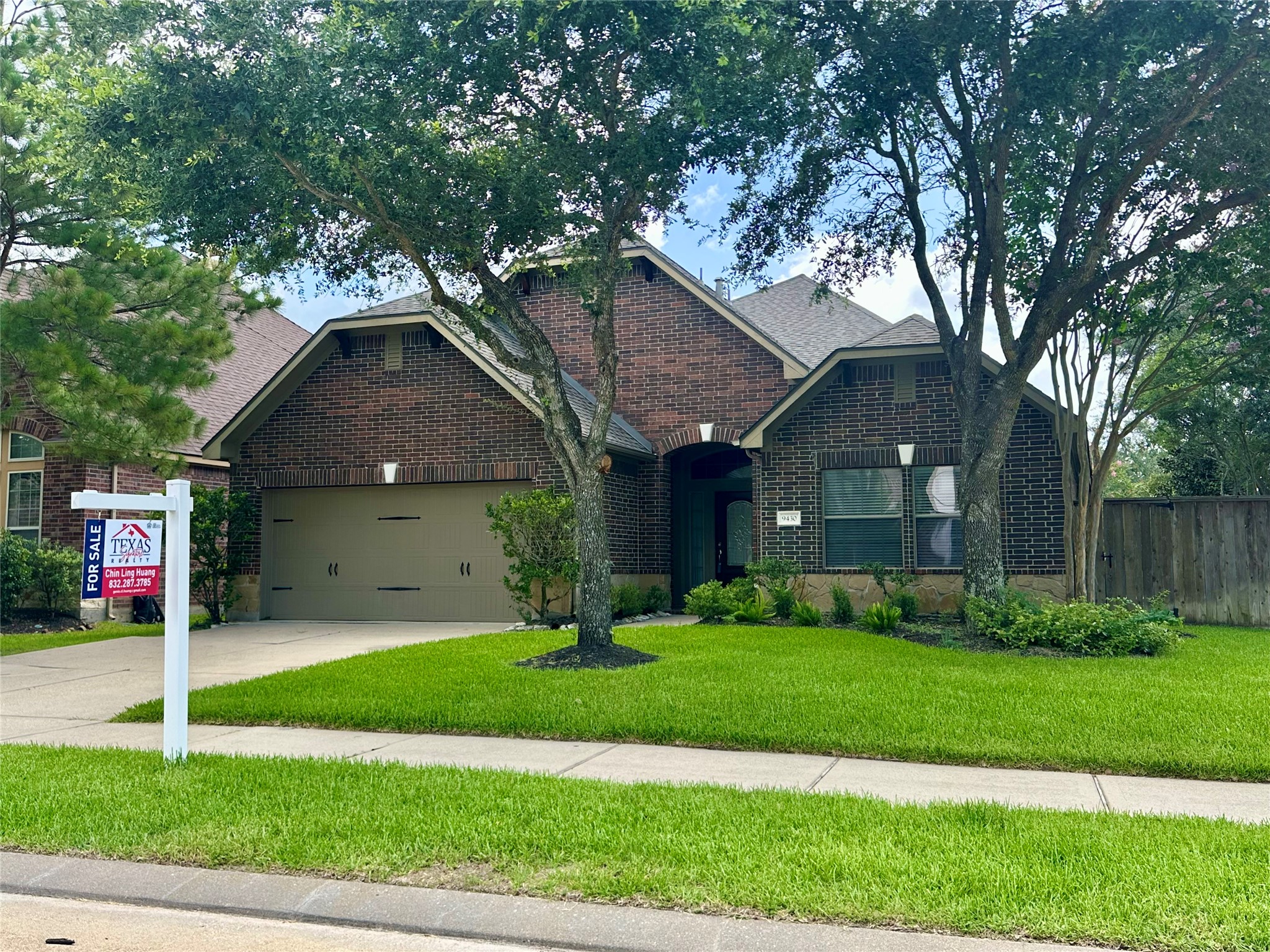 9430 Amethyst Arbor Lane Property Photo 3