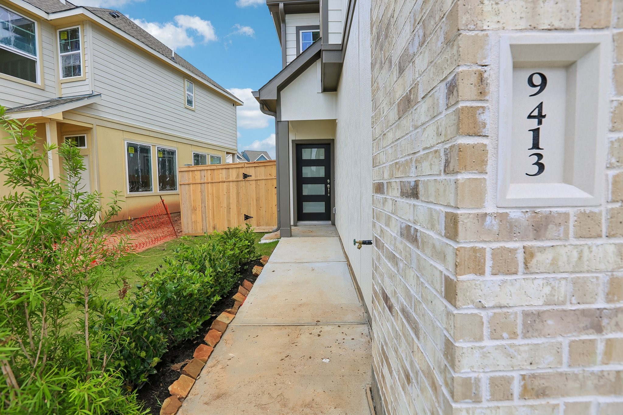 9413 Autumn Vale Drive Property Photo 4