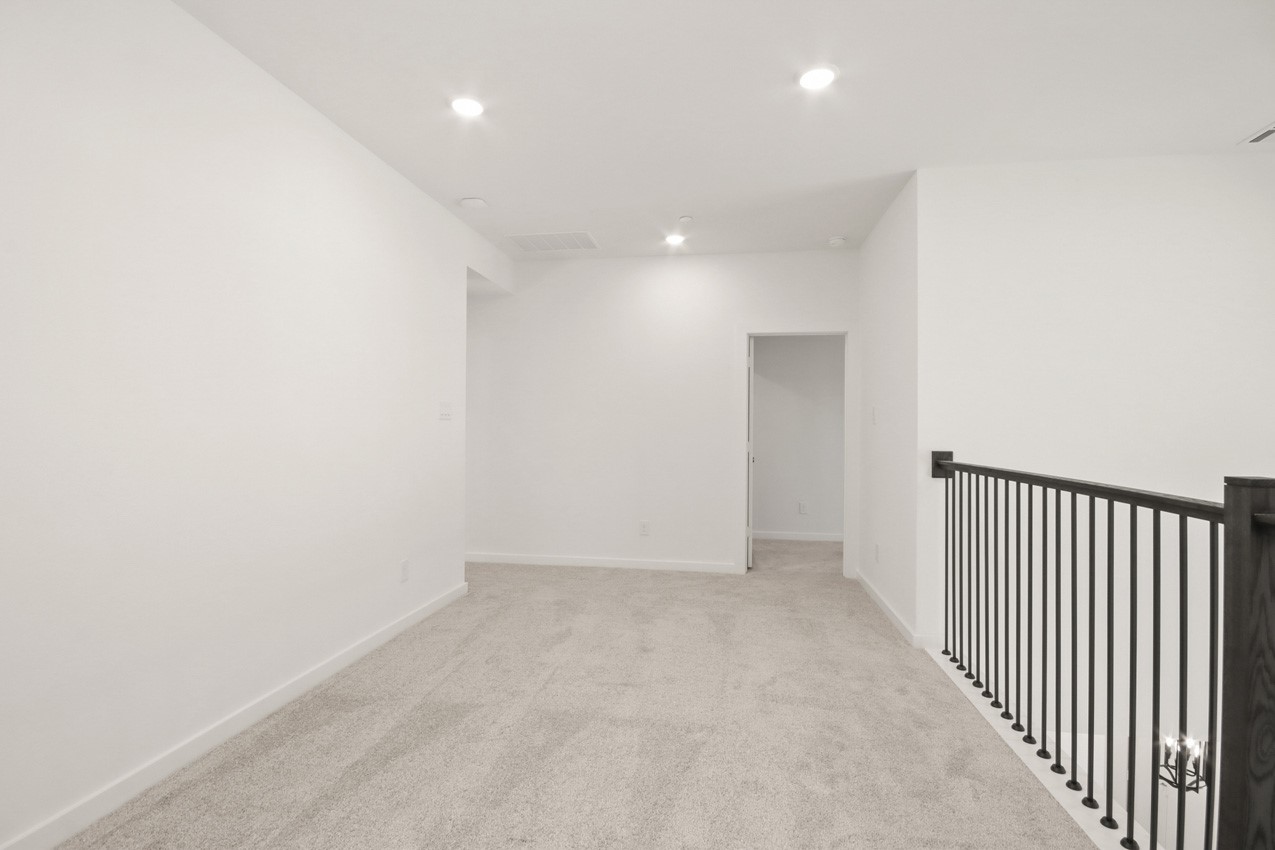 329 Fields Lane Property Photo 16