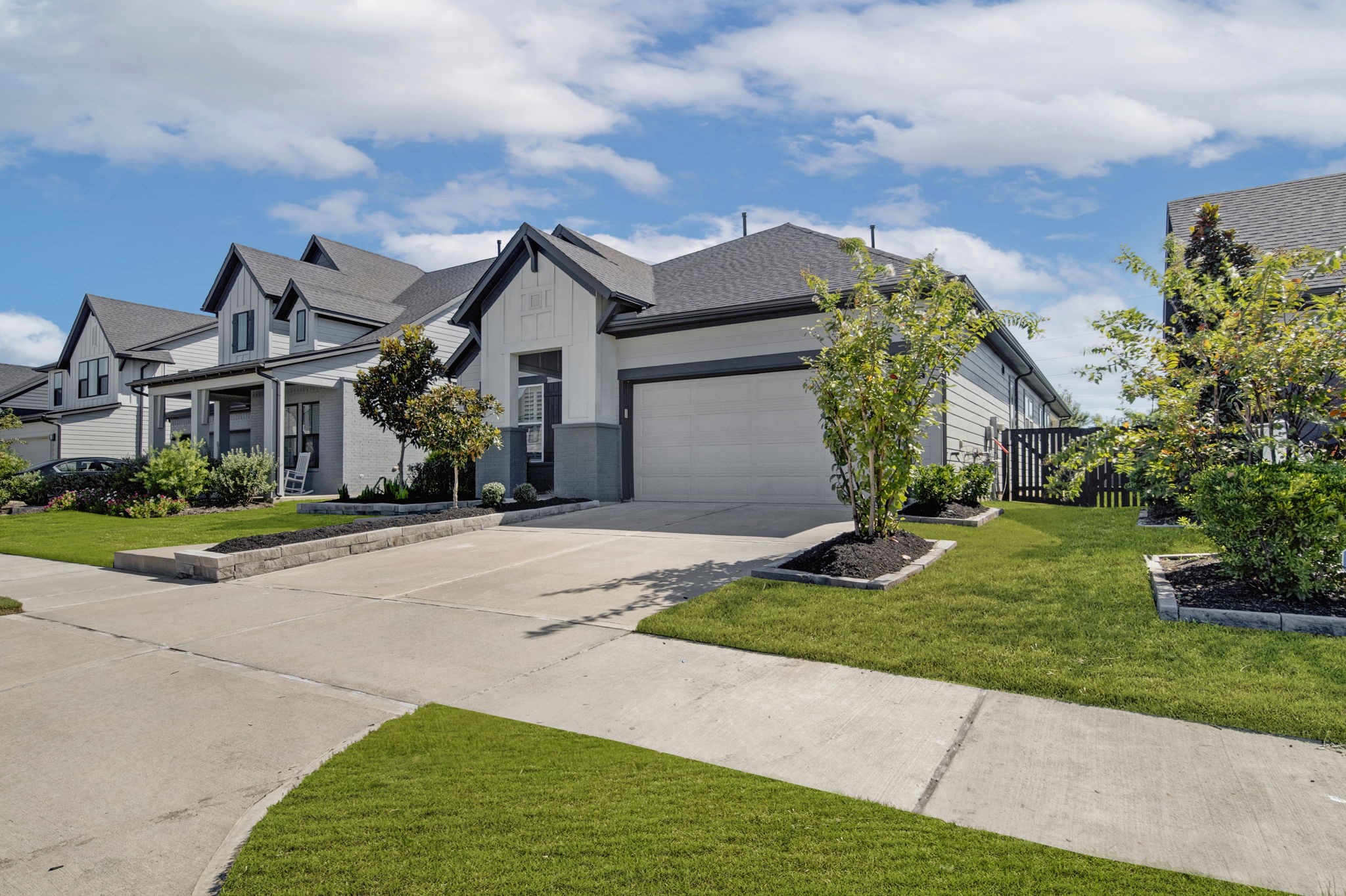 15810 Dedication Dr Property Photo 3