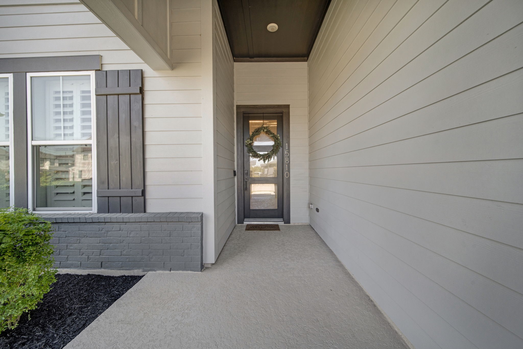 15810 Dedication Dr Property Photo 4