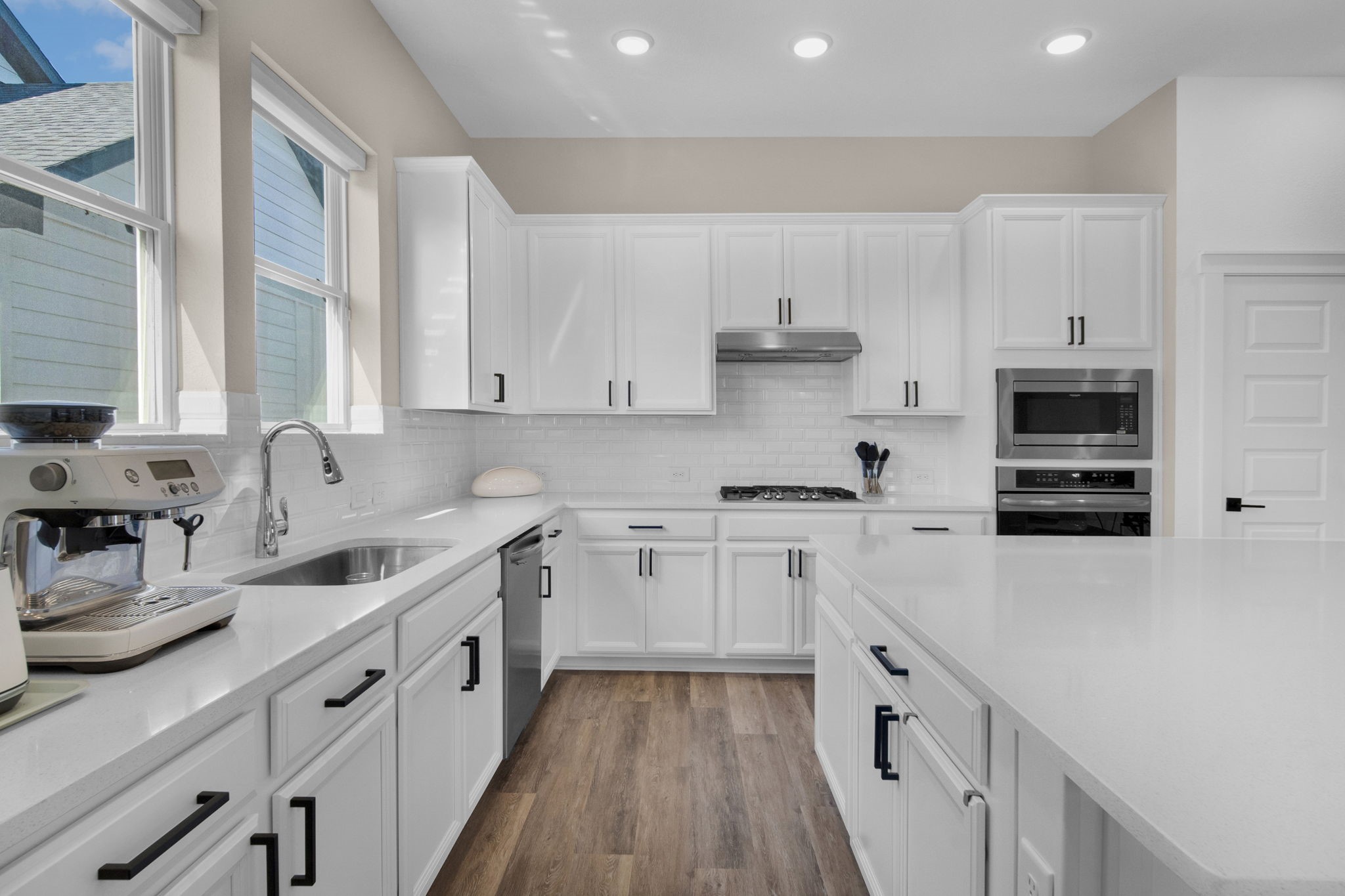 15810 Dedication Dr Property Photo 15