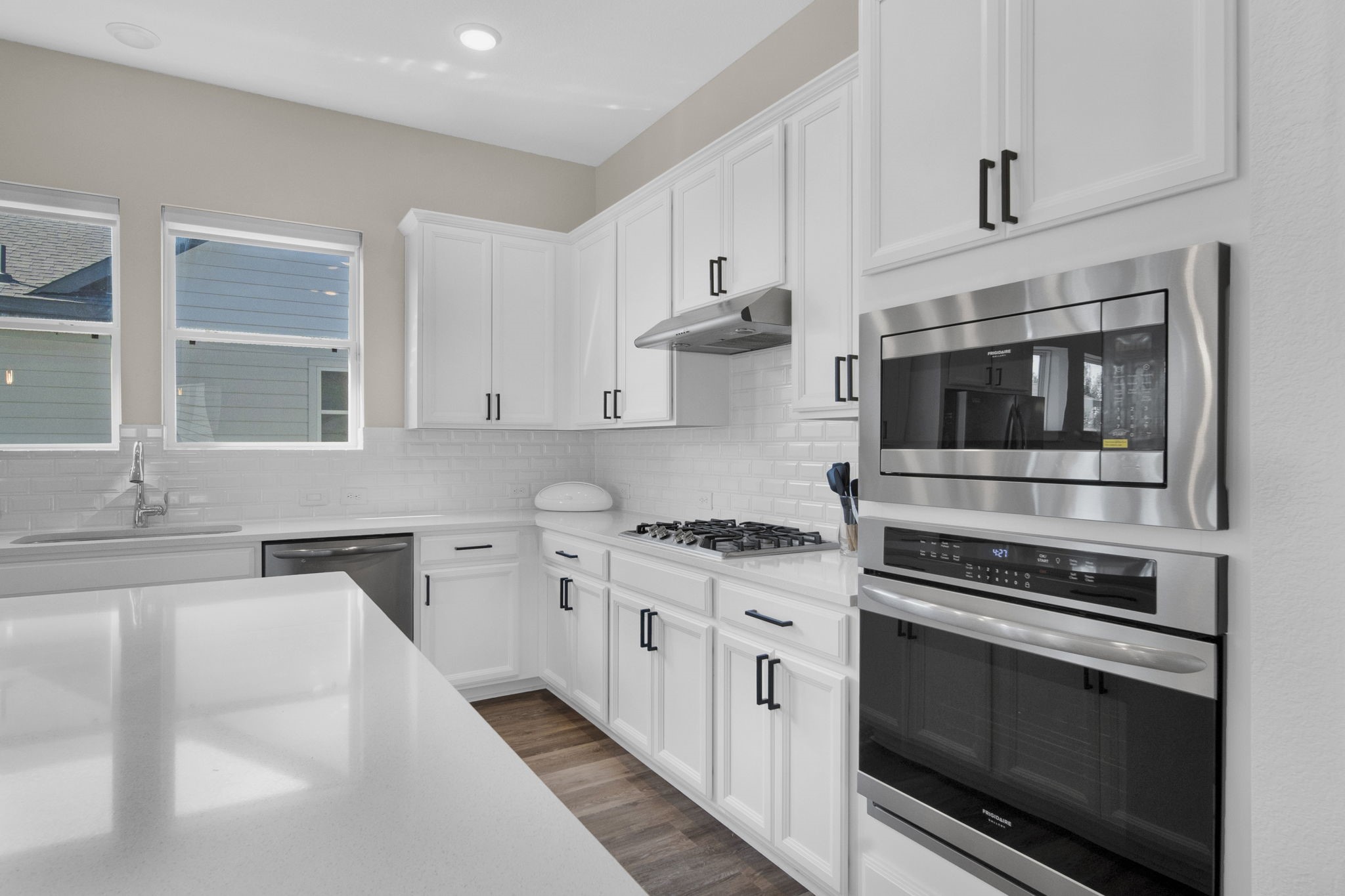 15810 Dedication Dr Property Photo 16