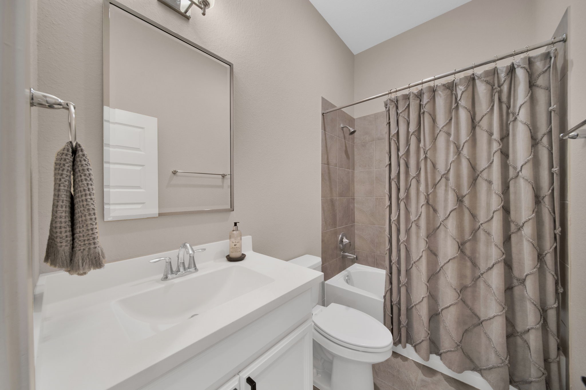 15810 Dedication Dr Property Photo 23