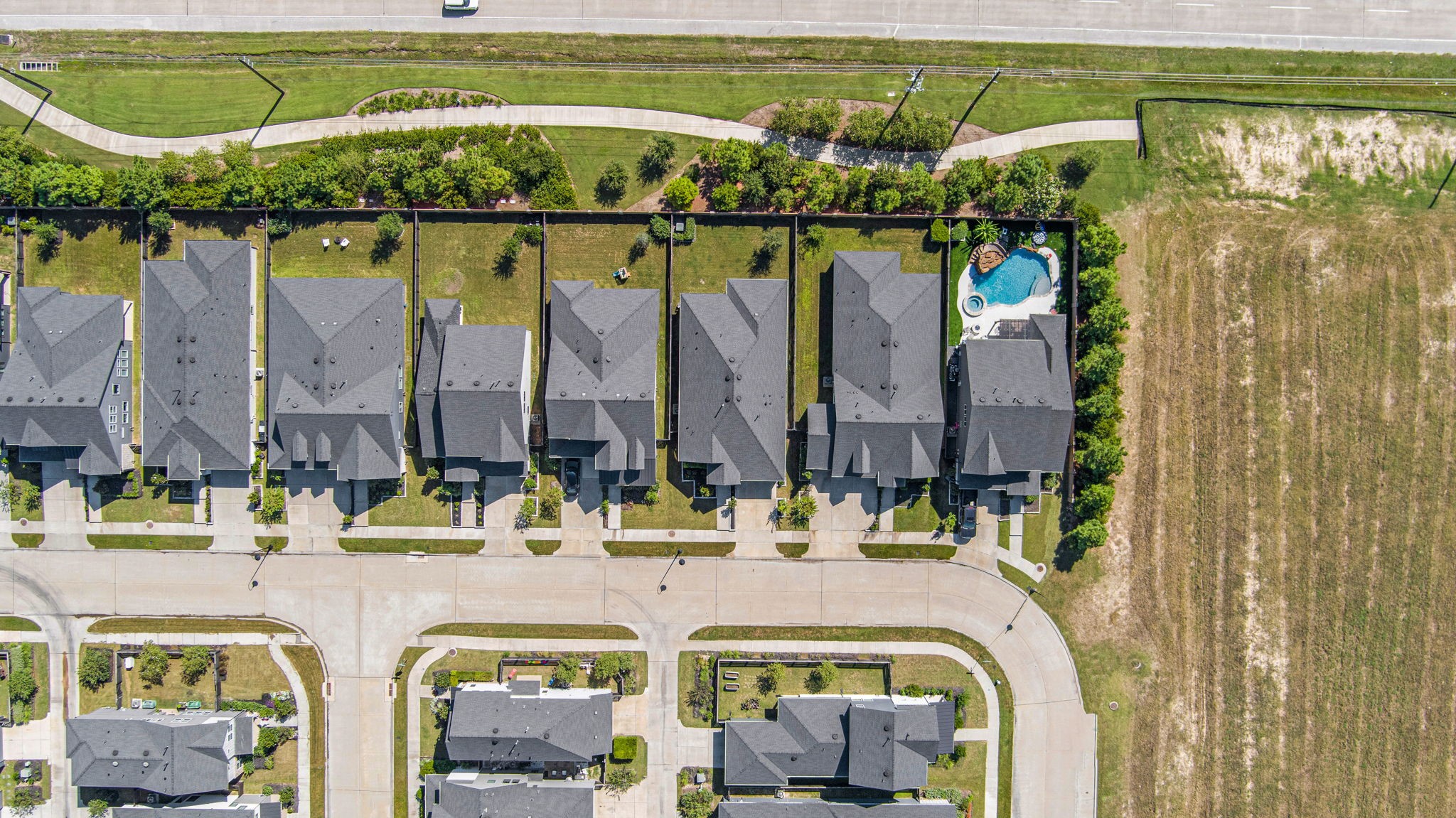 15810 Dedication Dr Property Photo 31