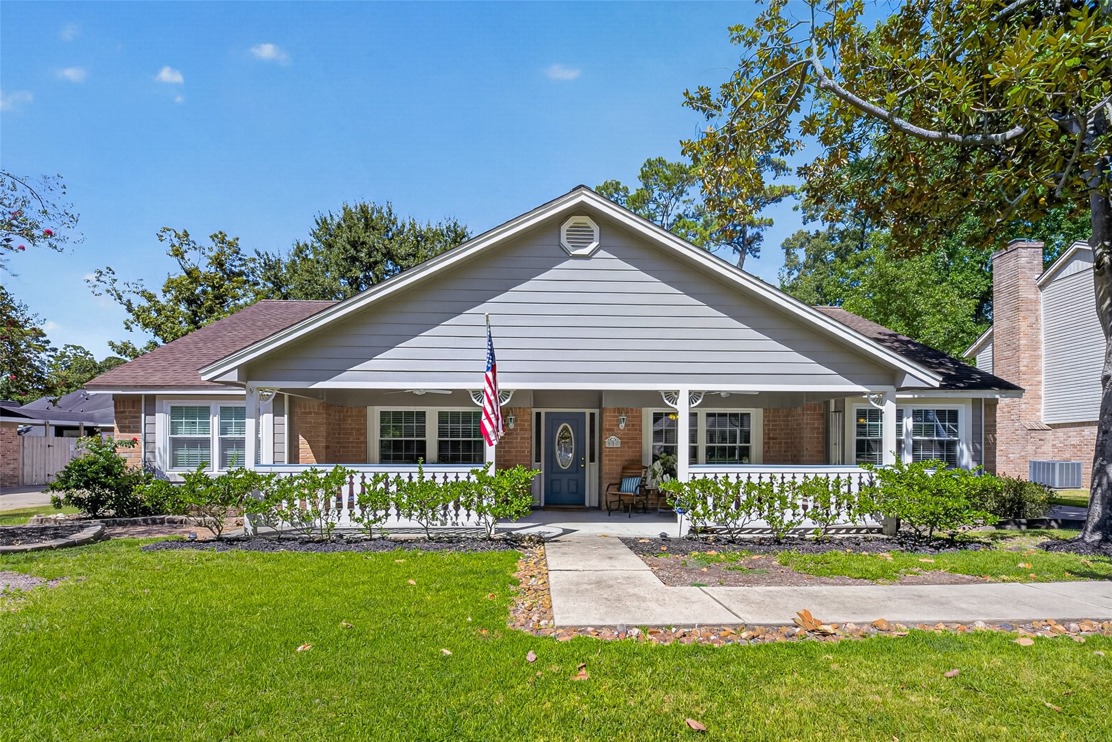 558 Landfall Lane Property Photo 2