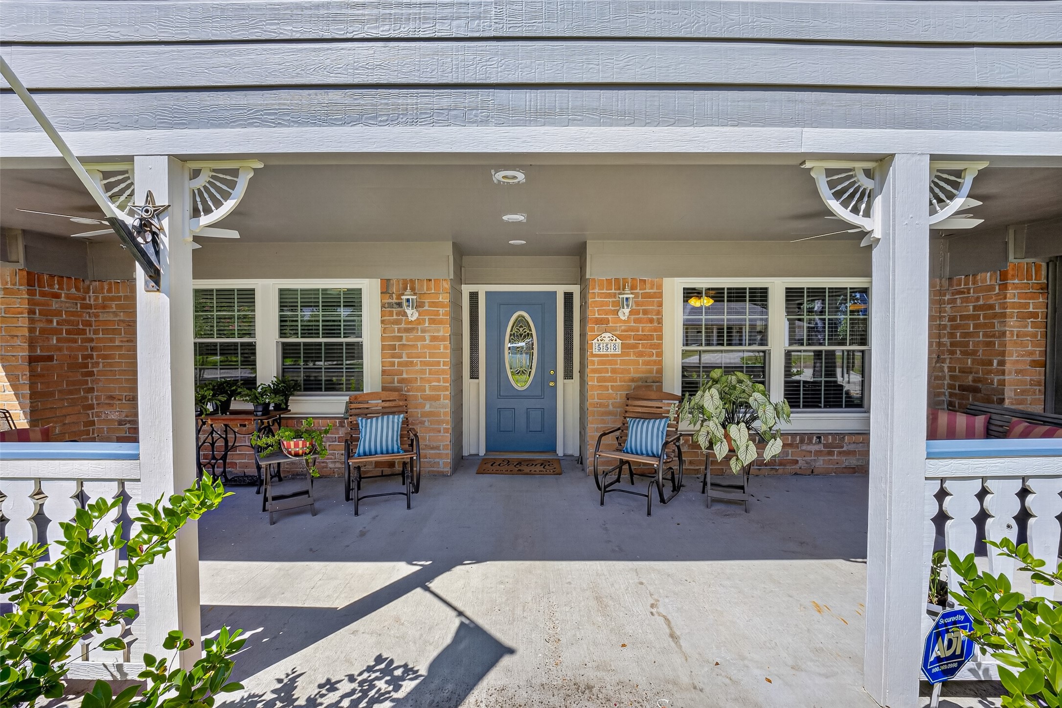 558 Landfall Lane Property Photo 6