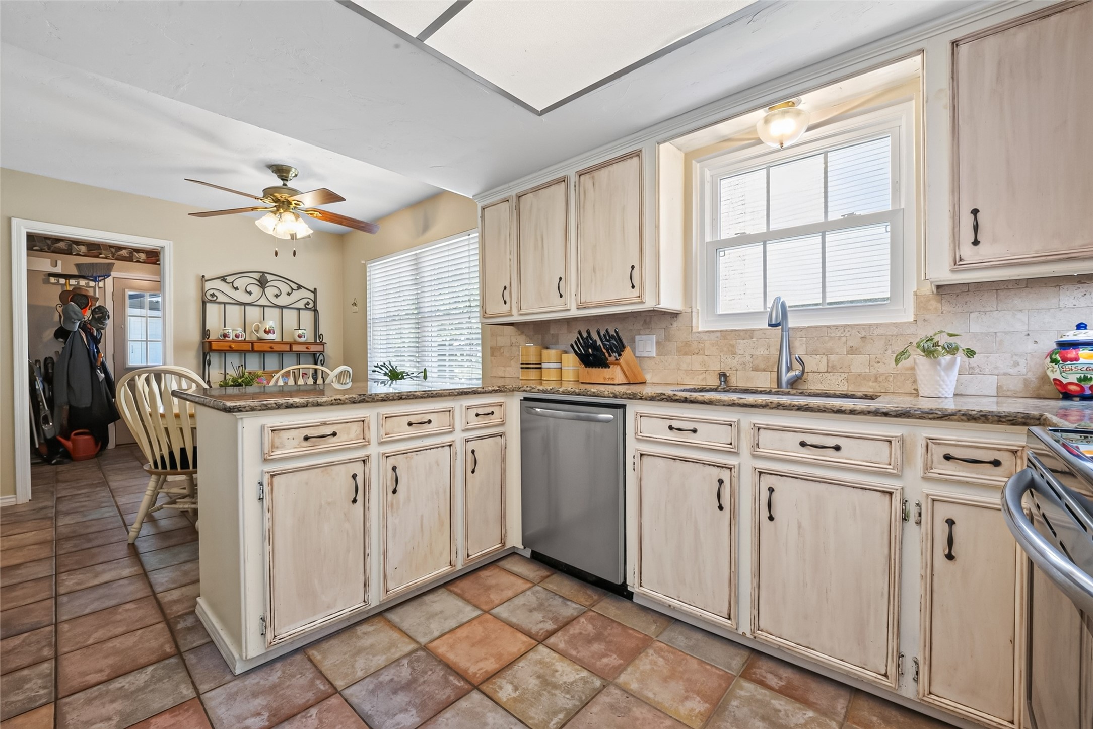 558 Landfall Lane Property Photo 24