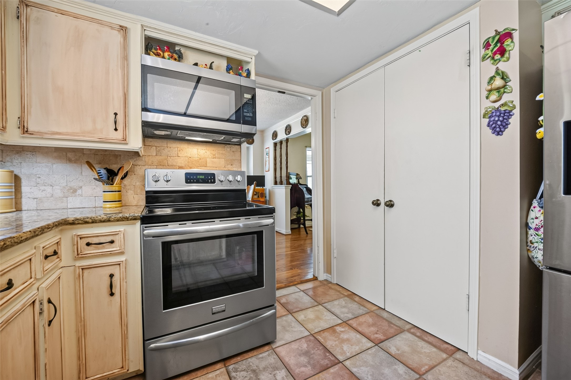 558 Landfall Lane Property Photo 27