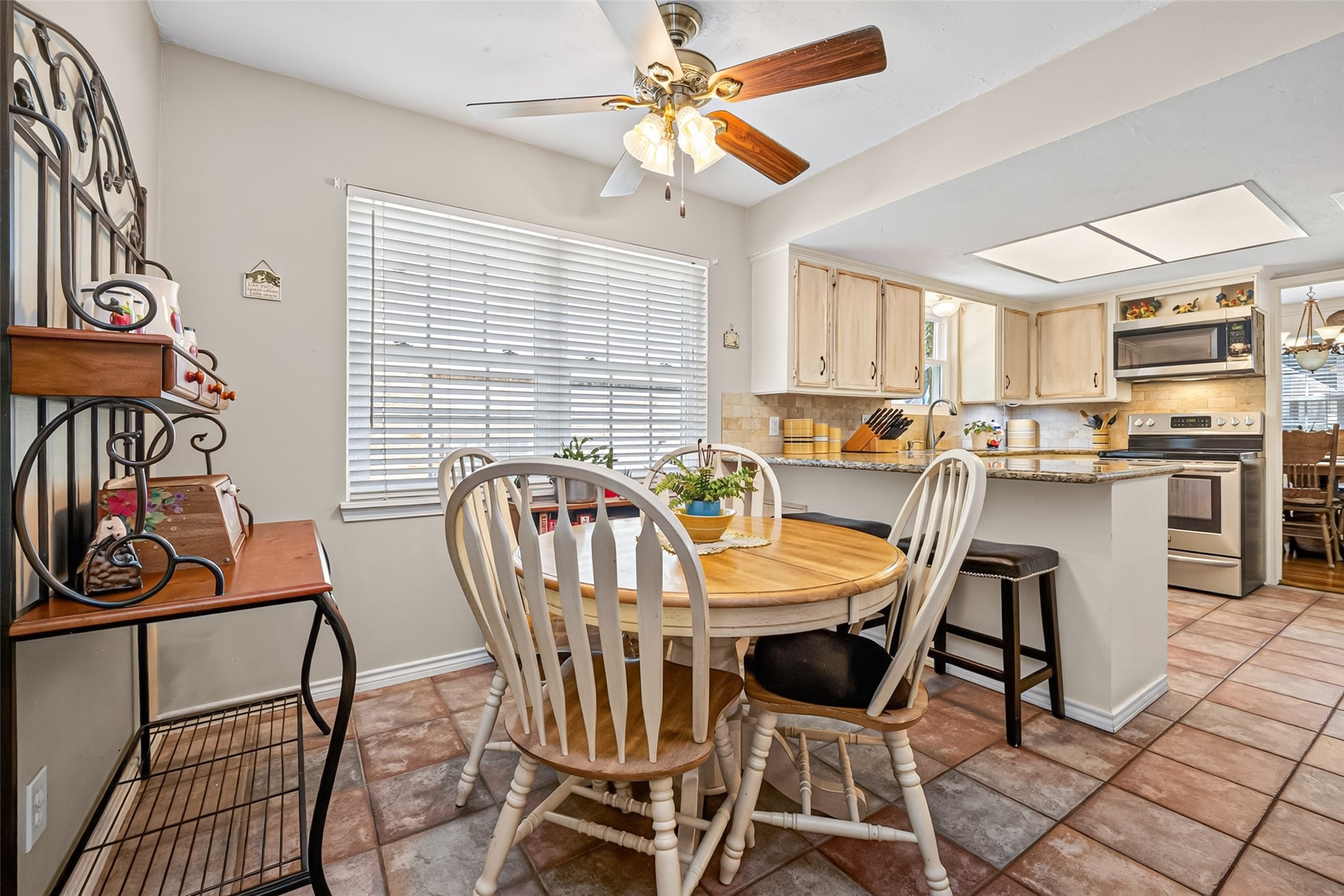 558 Landfall Lane Property Photo 30