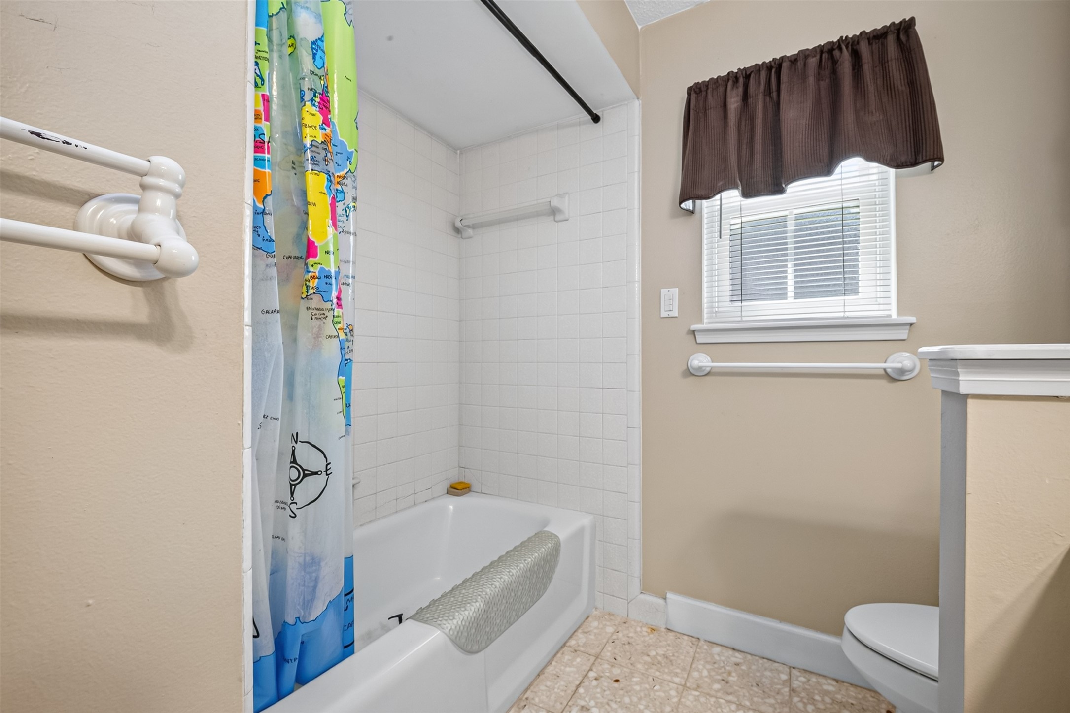 558 Landfall Lane Property Photo 36