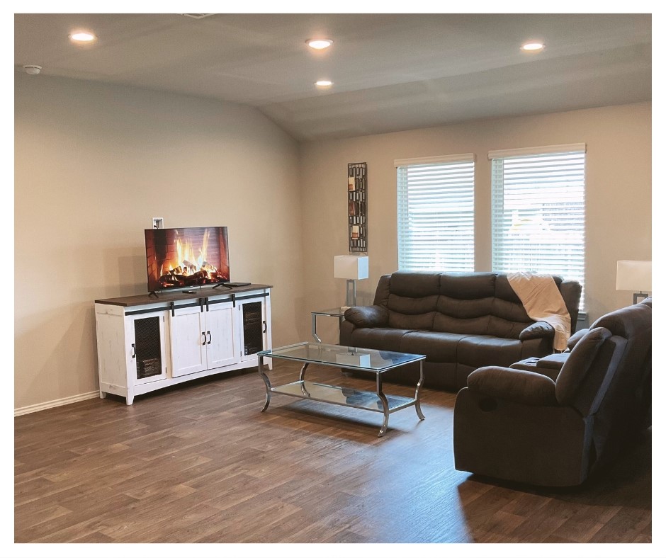 14915 Prickly Pear Cove Property Photo 3