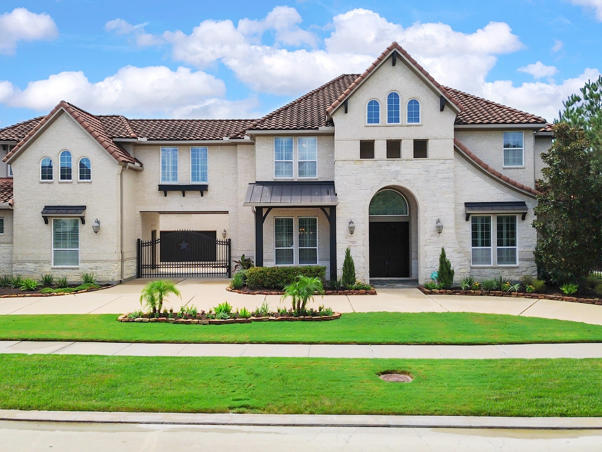 5506 Fleming Rock Lane Property Photo 4